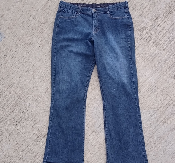 Lee Denim - Lee Sinfully Soft 37 18 Flap Button Pocket Jeans Plus